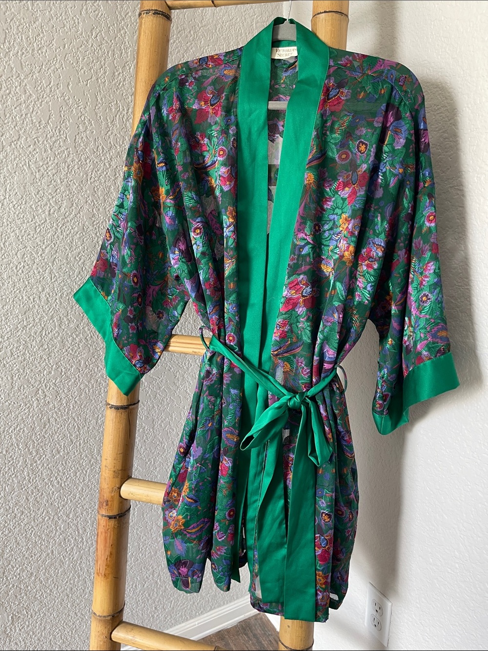 Victorias Secret Vintage Gold Label Green Satin Floral Robe 💐